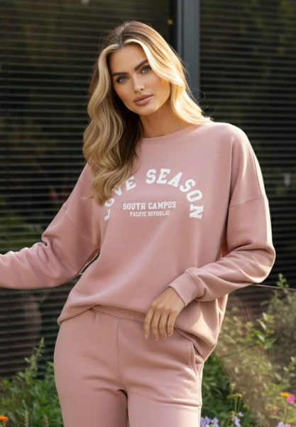 MEGI BLUZA PUDROWY RÓŻ  Z NADRUKIEM / ROZMIAR UNIWERSALNY / B2021 