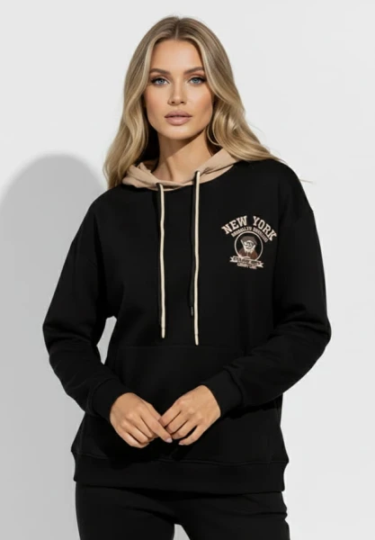 MEGI CZARNA BLUZA Z CAPPUCCINO KAPTUREM / HAFTOWANE LOGO / B2360