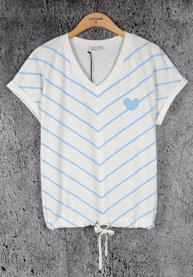 MEGI BIAŁA BLUZKA W JASNO NIEBIESKIE PASKI / M4634 