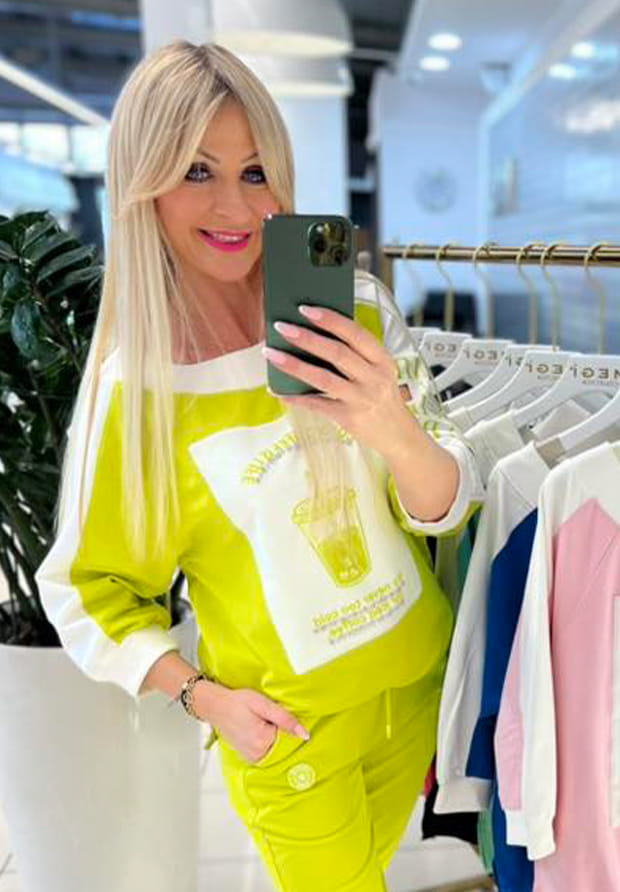 MEGI LIMONKOWA BLUZA Z MIĘKKĄ APLIKACJĄ I ZDOBIENIEM Z CYRKONII / B1610