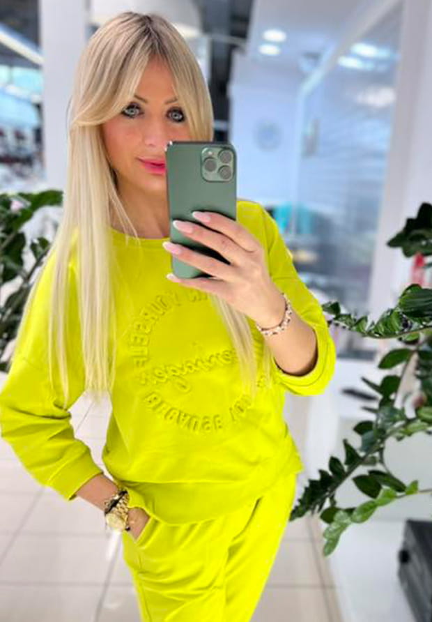 MEGI LIMONKOWA BLUZA Z TŁOCZONYM NAPISEM 3D  / B2663