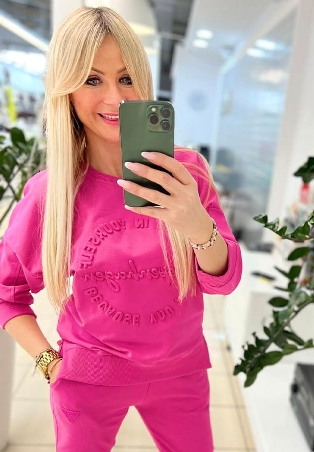 MEGI FUKSJOWA BLUZA Z TŁOCZONYM NAPISEM 3D  / B2663