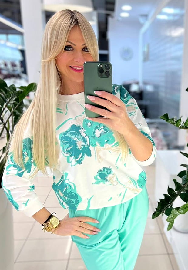 MEGI MIĘTOWO MORSKIE KWIATY - BIAŁA BLUZA / B2594