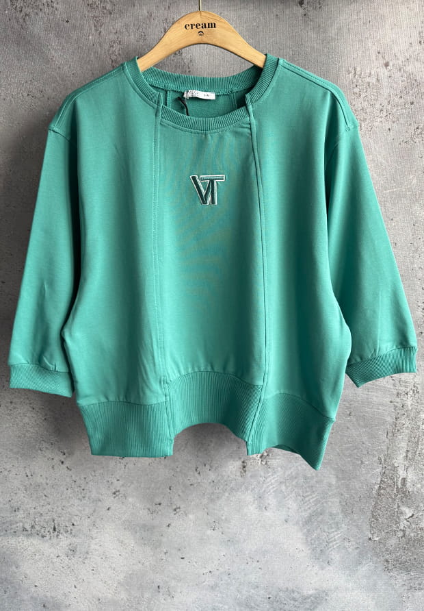 MEGI MORSKO ZIELONA BLUZA Z HAFTOWANYM LOGO / B2685 