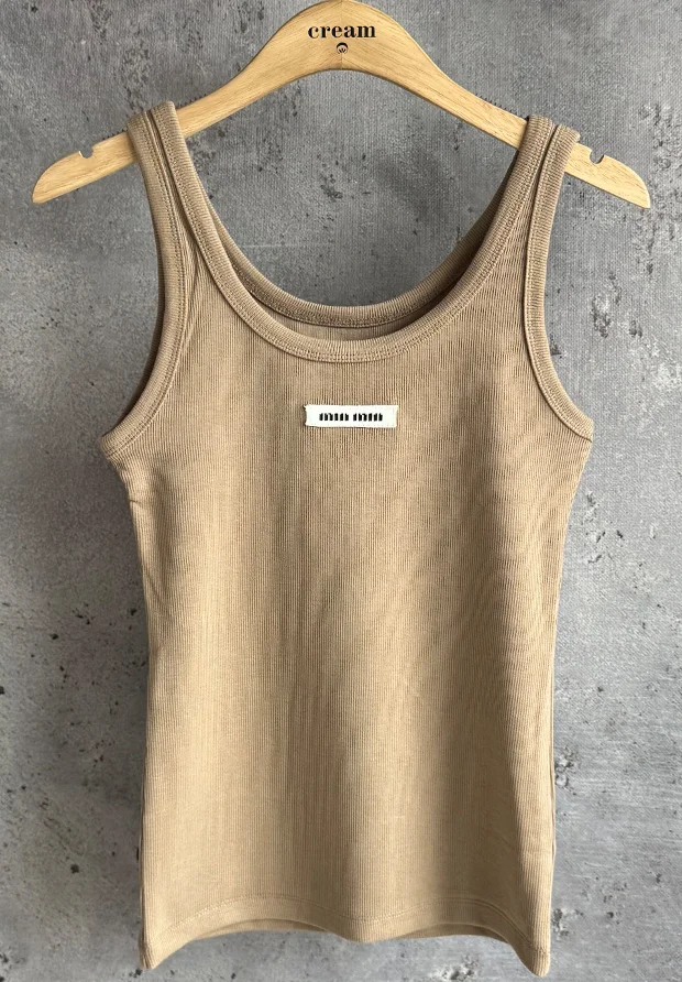 MEGI CAPPUCCINO PRĄŻKOWANY TOP Z NASZYWKĄ / B2213