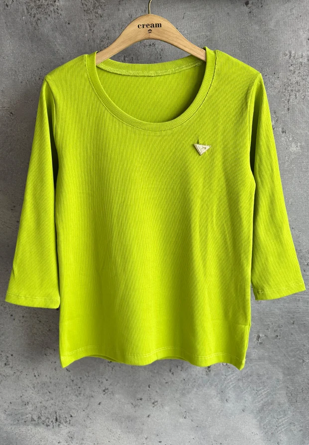 MEGI LIMONKOWA PRĄŻKOWANA BLUZKA Z OZDOBNĄ NASZYWKĄ / B1359