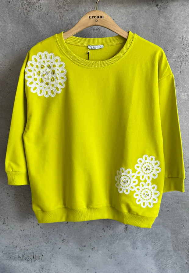 MEGI LIMONKOWA BLUZA Z BIAŁYM HAFTEM / B2796