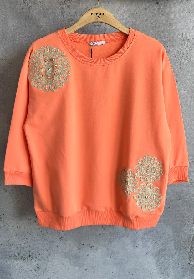 MEGI MANDARYNKOWA BLUZA Z BEŻOWYM HAFTEM / B2796