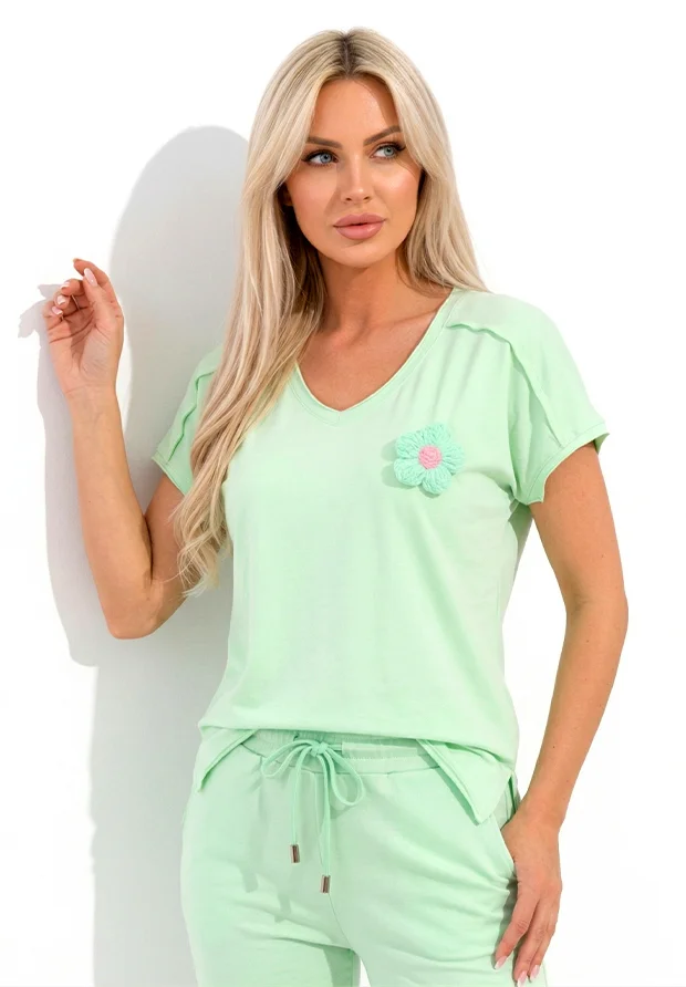 MEGI PISTACJOWA BLUZKA Z PISTACJOWYM KWIATEM BROSZKĄ / B1724 