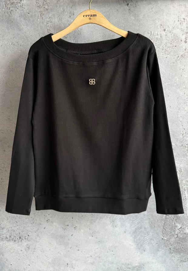 MEGI CZARNA PRĄŻKOWANA BLUZKA Z METALOWYM ZNACZKIEM / B2498