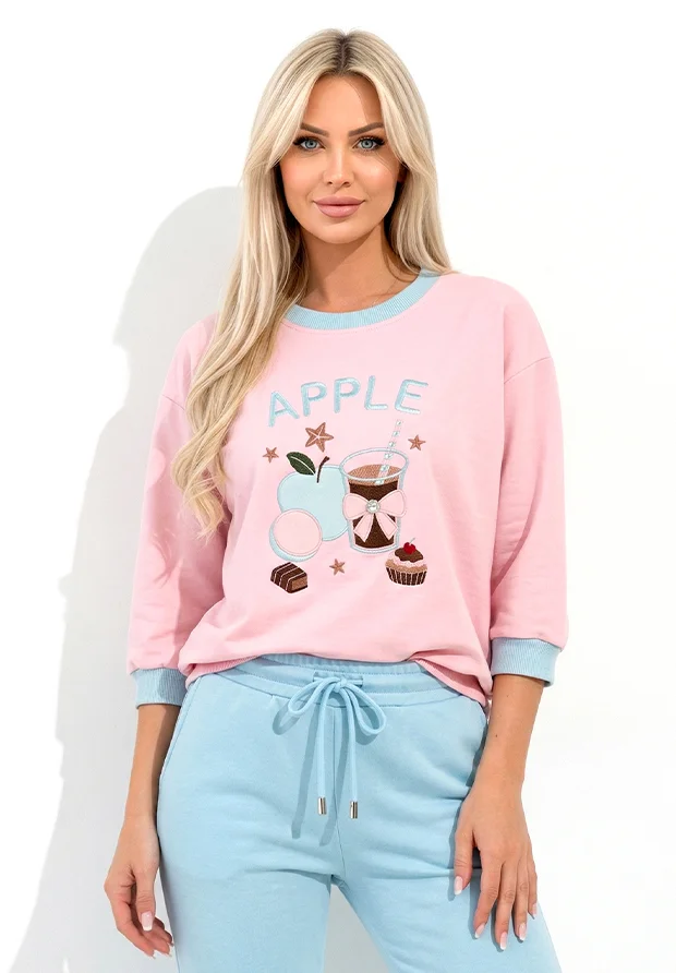 MEGI RÓŻOWA BLUZA Z DEKORACYJNYM JASNO NIEBIESKIM HAFTEM / B2778