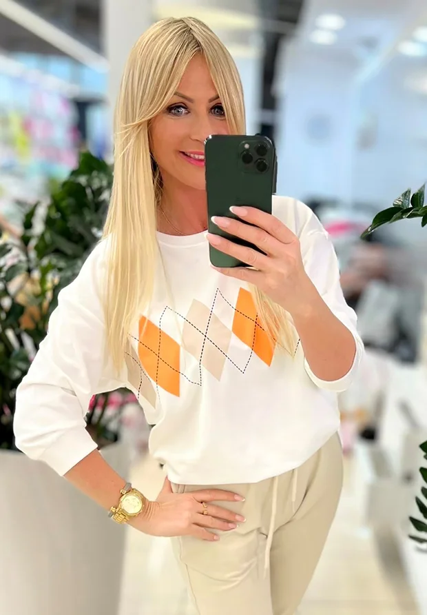 MEGI BIAŁA BLUZA W ROMBY / MANDARYNKA & JASNY BEŻ / B2876