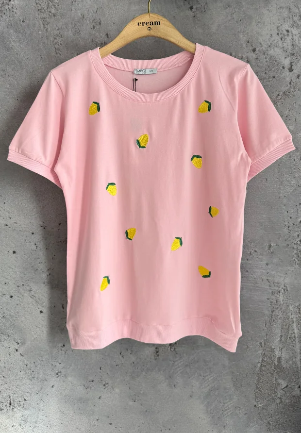 MEGI RÓŻOWA BLUZKA T-SHIRT W HAFTOWANE CYTRYNKI / B2859
