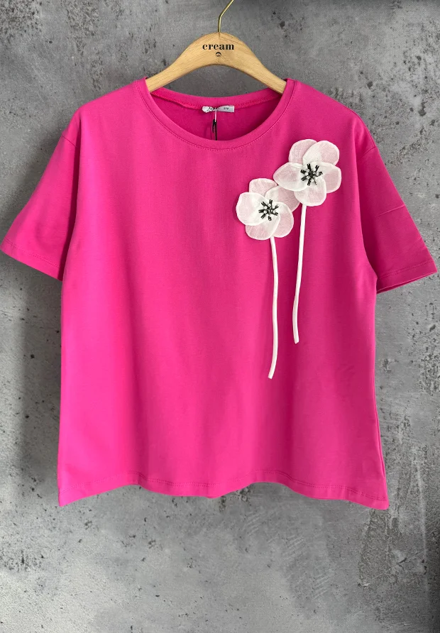 MEGI FUKSJOWA BLUZKA T-SHIRT Z KWIATEM 3D / PEREŁKI & CYRKONIE / B2824 