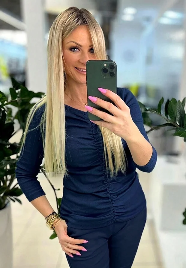 MEGI GRANATOWA BLUZKA PRĄŻKOWANA Z MARSZCZENIEM / B2723