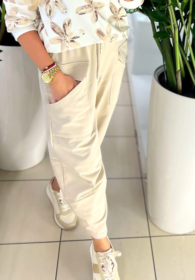 MEGI JASNO BEŻOWE SPODNIE TULIPANY Z PATKAMI / P1207 