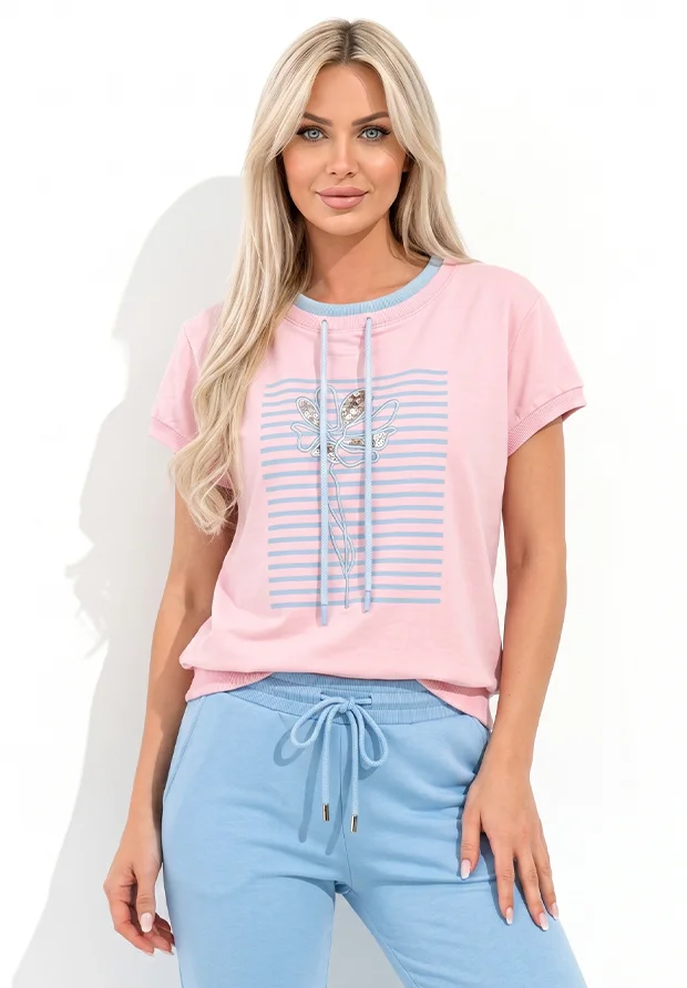  MEGI CUKIERKOWO RÓŻOWA  BLUZKA Z JASNO NIEBIESKIM HAFTOWANYM KWIATEM / B0007 