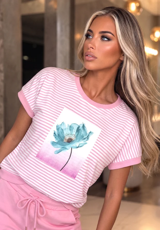 MEGI BIAŁA BLUZKA T-SHIRT W CUKIERKOWO RÓŻOWE PASECZKI / JASNO NIEBIESKI KWIAT / B3227