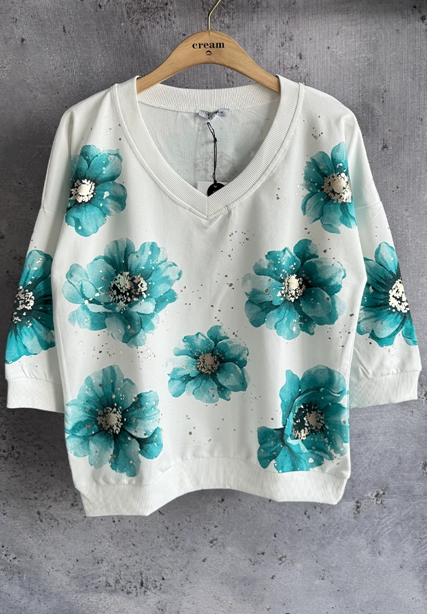 MEGI BIAŁA BLUZA W MORSKO TURKUSOWE KWIATY / ZŁOTE ZDOBIENIA / B3089